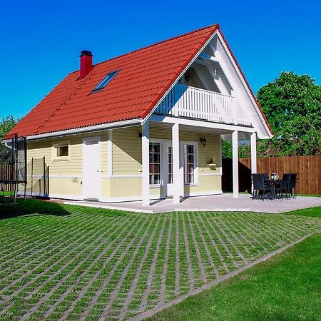 Kasekese Holiday Home With Sauna And Garden Курессааре Екстер'єр фото